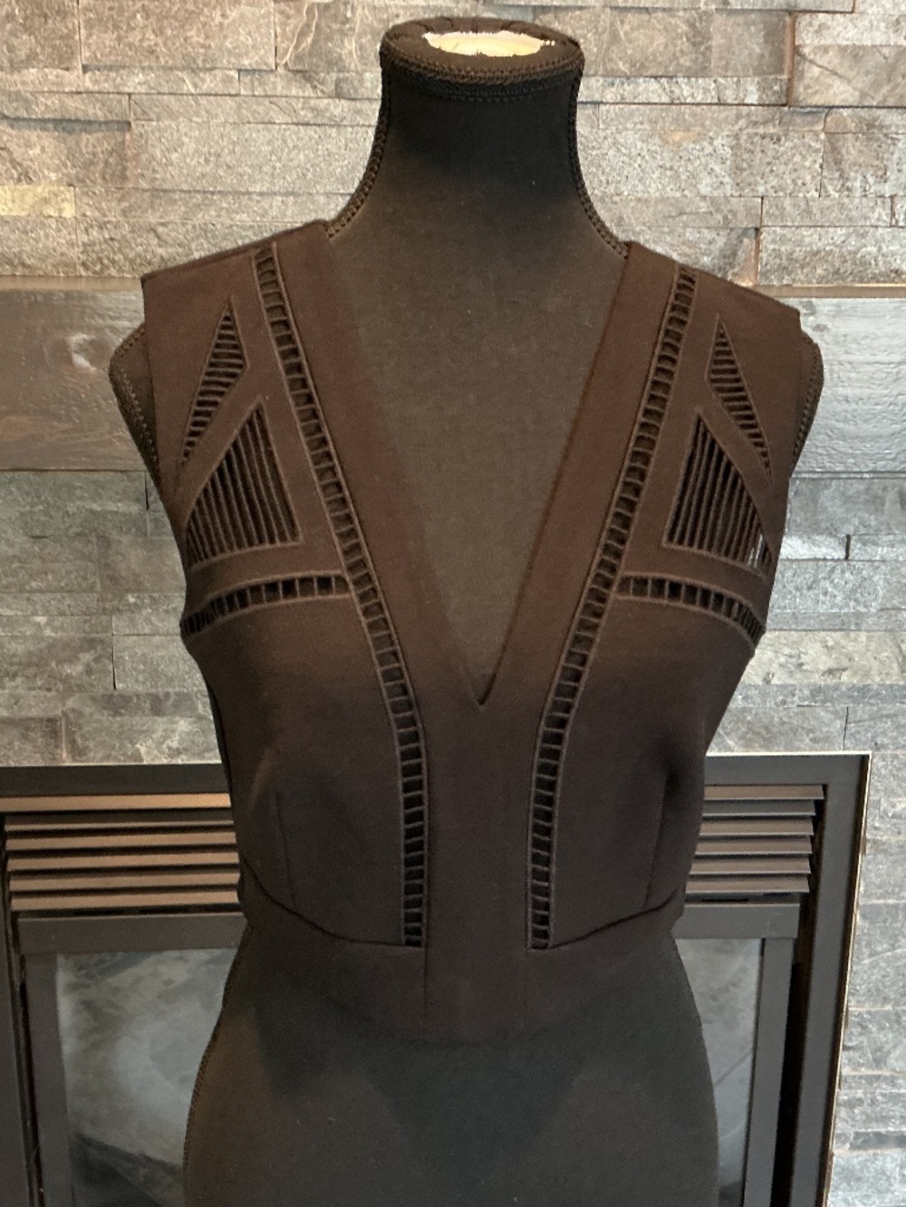 BCBGMAXAZRIA CROPPED SHELL